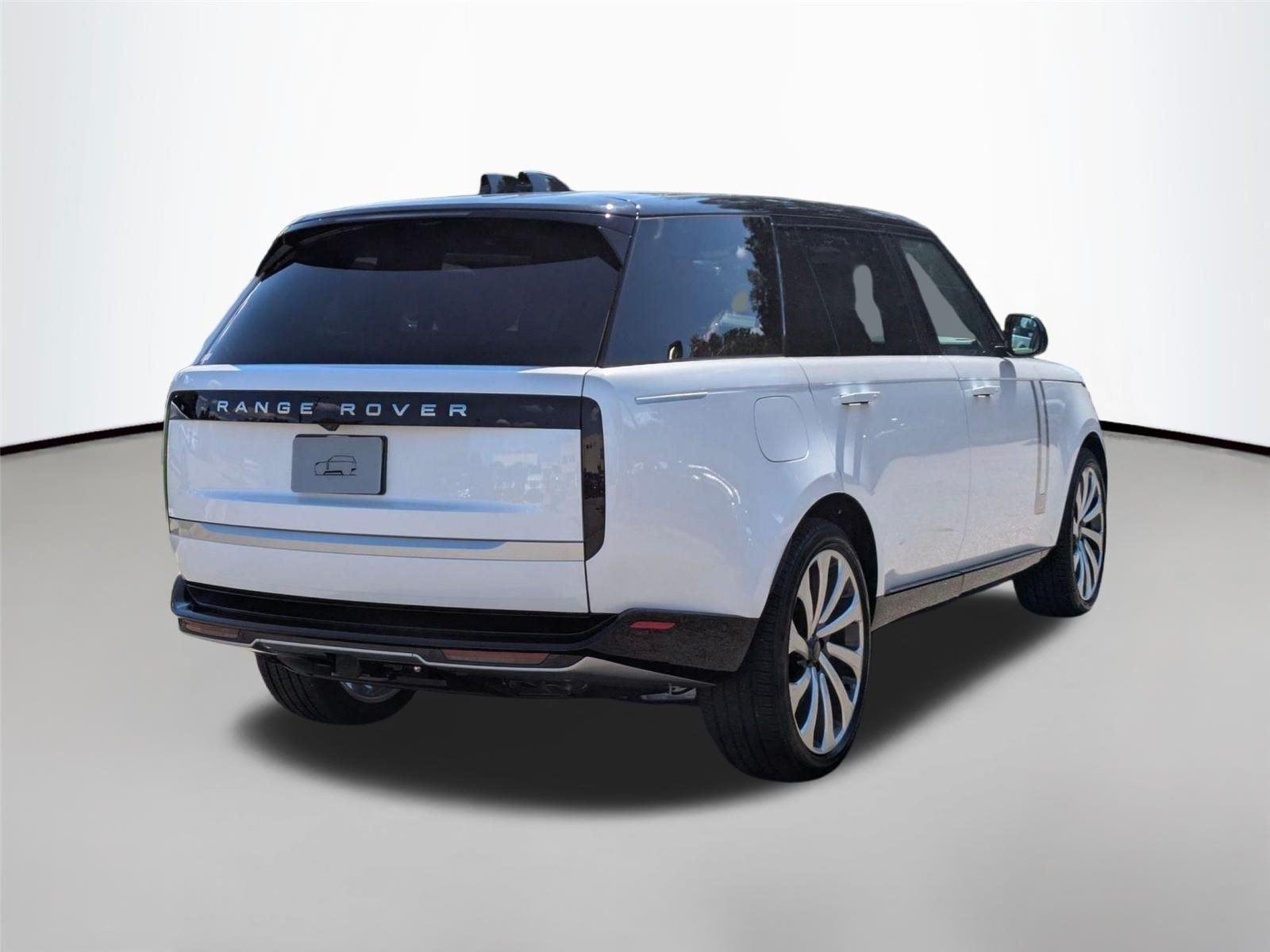 New 2026 Ostuni Pearl White Land Rover Autobiography image 5