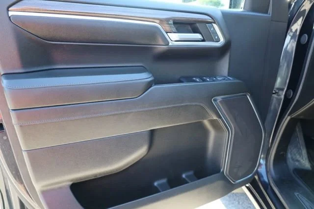 Used 2024 Dark Ash Metallic Chevrolet LT (2FL) image 21