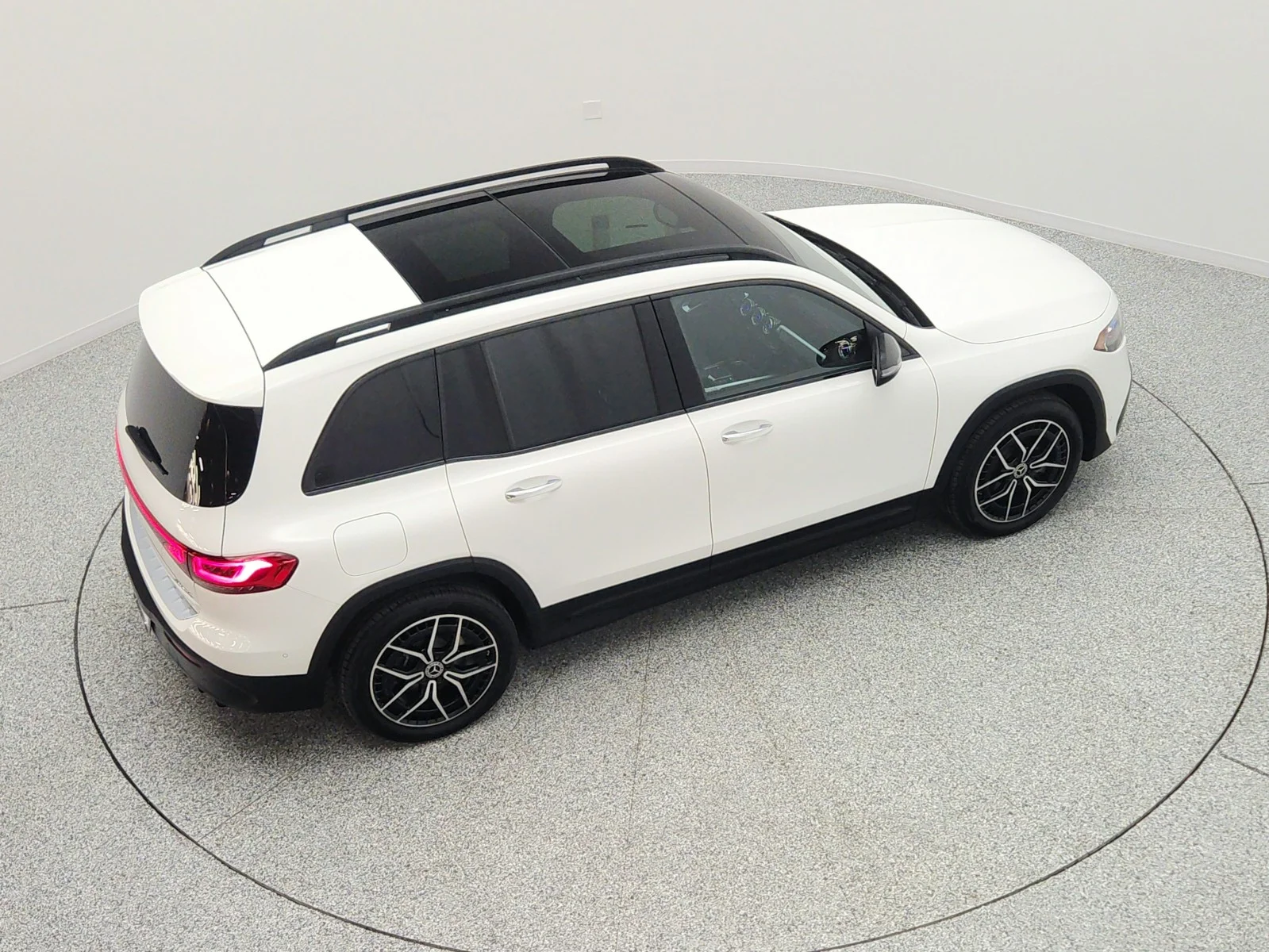 Used 2023 Polar White Mercedes-Benz EQB 300 4MATIC® SUV image 27