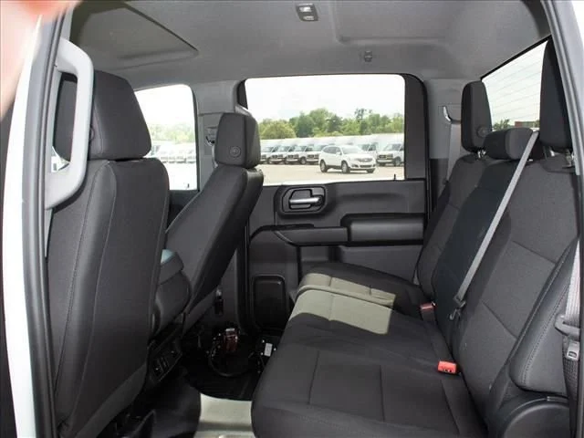 2025 GMC Sierra 3500 Chassis Cab Pro - Photo 17