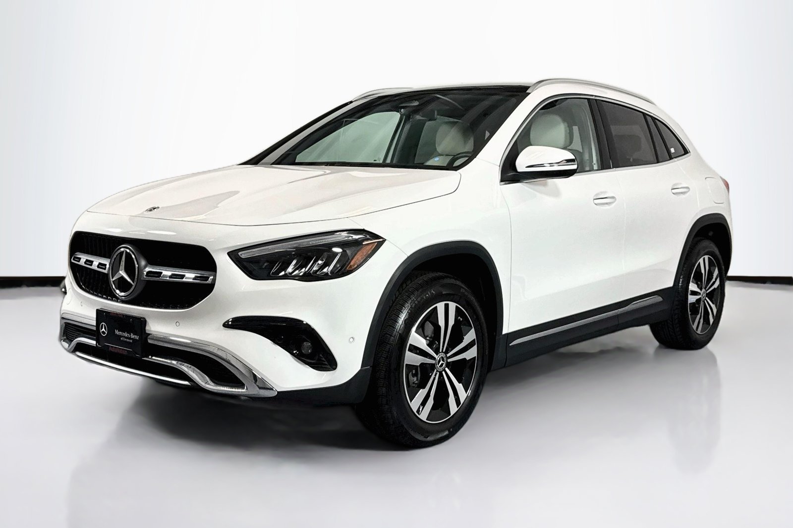 Used 2026 Polar White Mercedes-Benz GLA 250 image 1