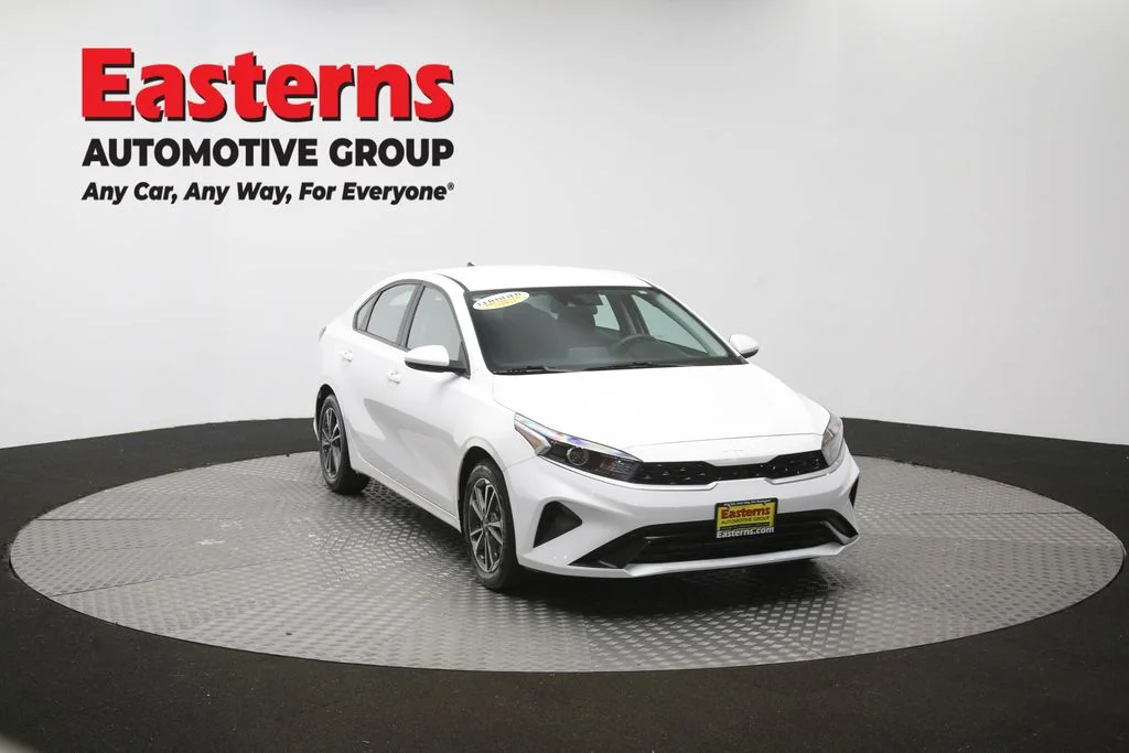 Used 2023 White Kia LXS image 49