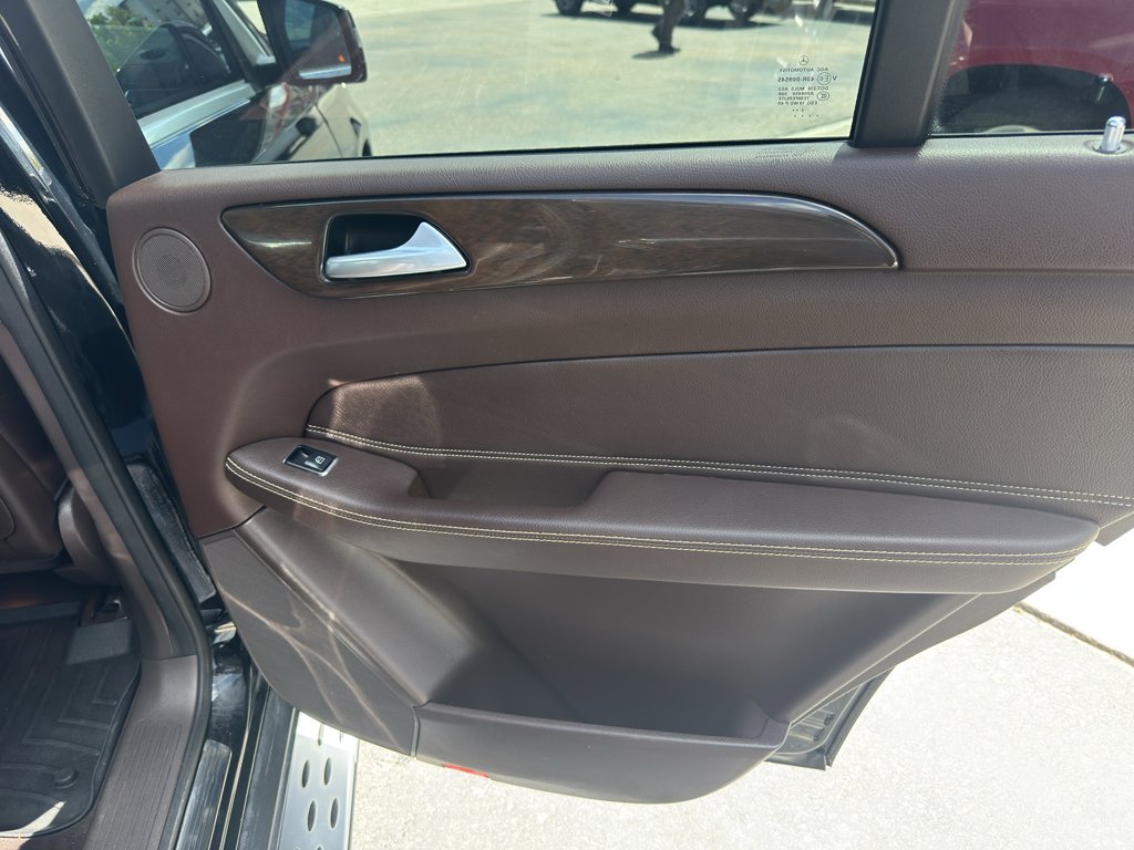 Used 2019 Black Mercedes-Benz 450 4MATIC® image 12