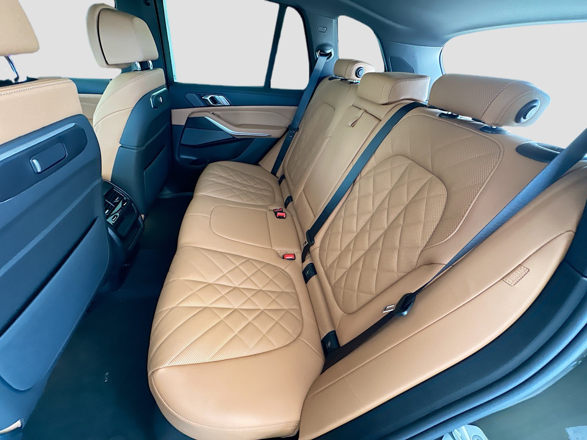 New 2026 Manhattan Green Metallic BMW sDrive40i image 19