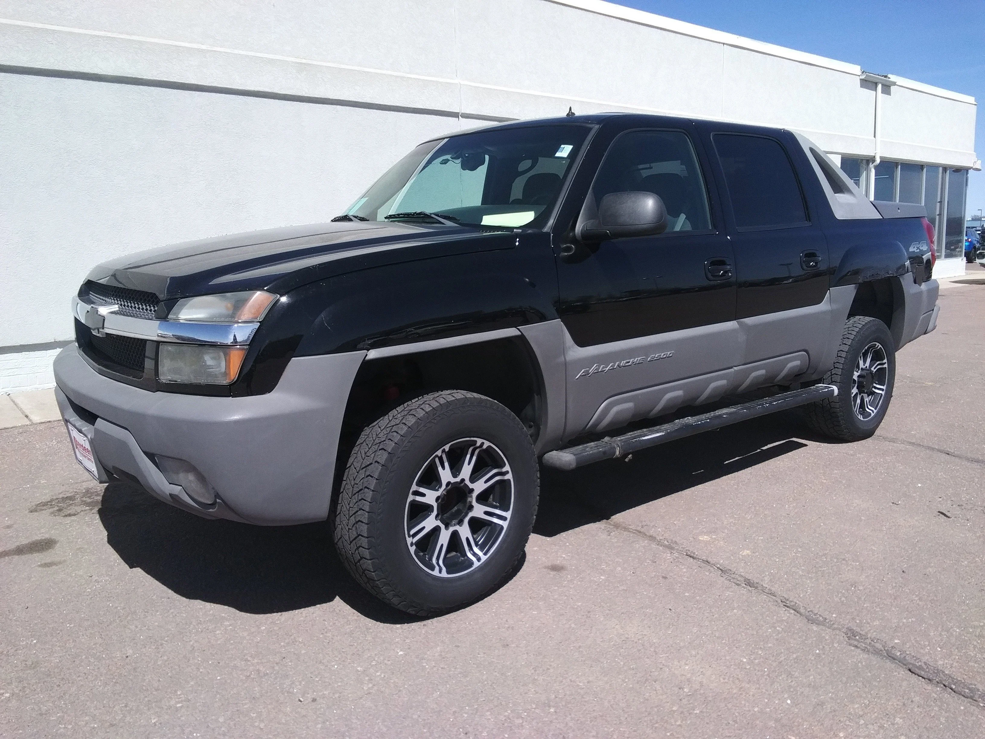 Used 2002 Chevrolet Avalanche Base with VIN 3GNGK23G72G161917 for sale in Aberdeen, SD