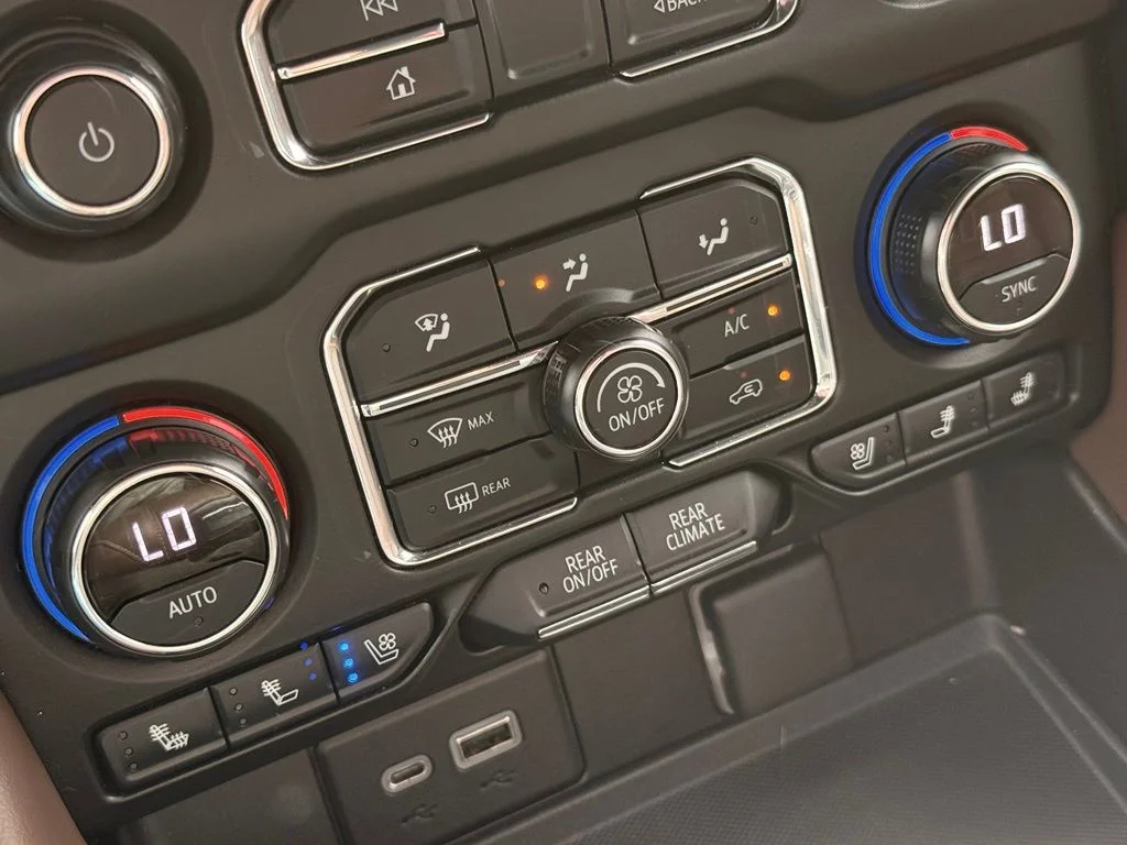 Used 2021 Pearl Chevrolet High Country image 23
