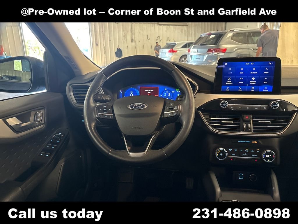 Used 2020 Blue Ford SE Sport image 17