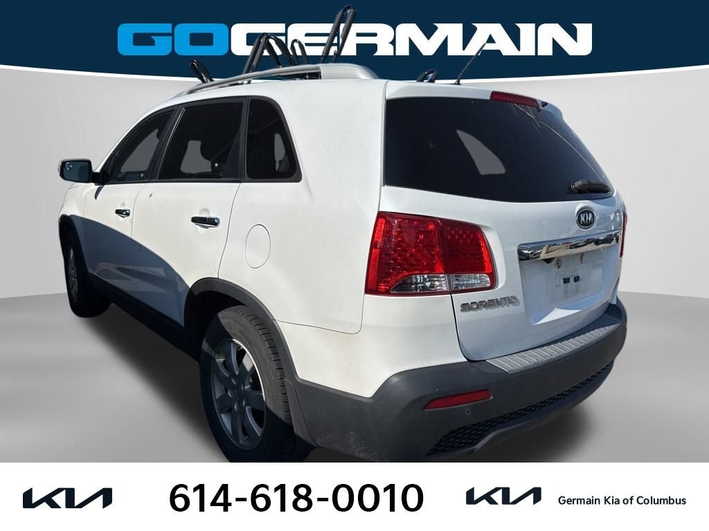 Used 2013 White Kia LX image 2