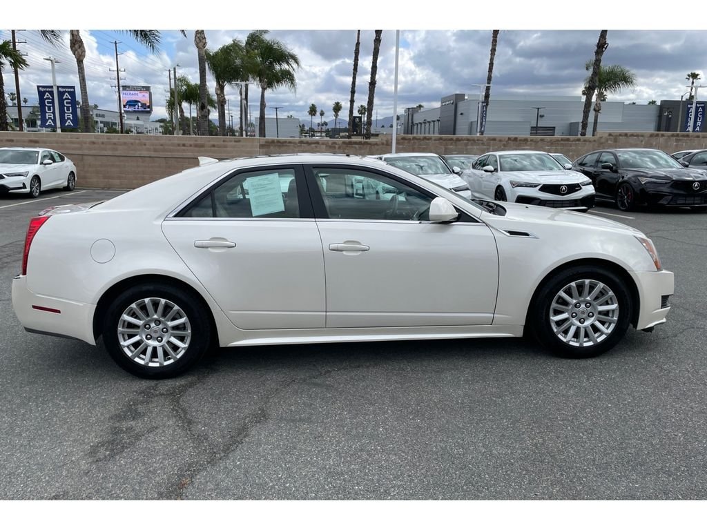 Used 2013 White Diamond Tricoat Cadillac Luxury image 6