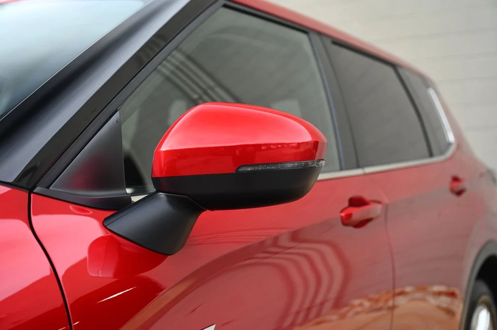 Used 2024 Red Mitsubishi ES image 13