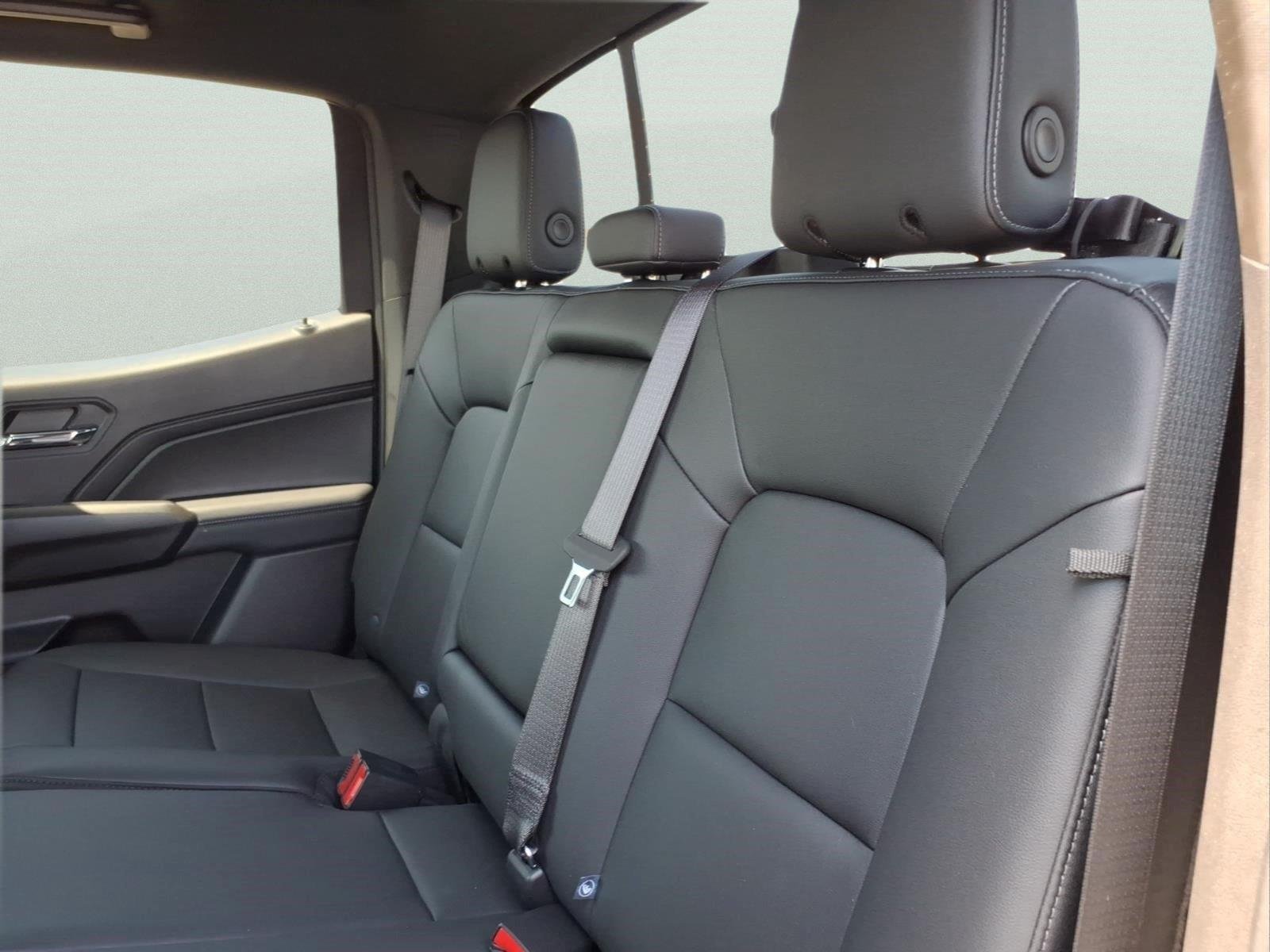 2026 Chevrolet Colorado LT - Photo 10