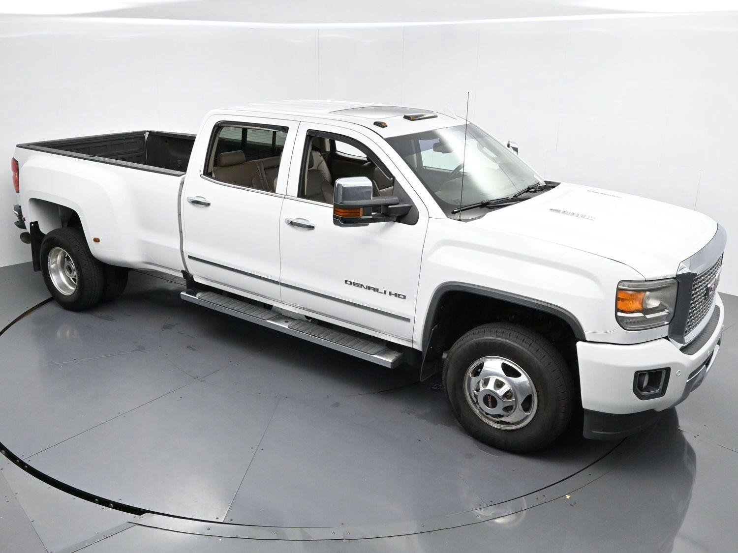 Used 2016 Summit White GMC Denali image 40