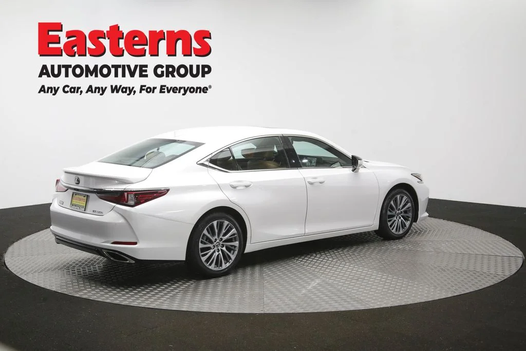 Used 2021 White Lexus 350 image 44