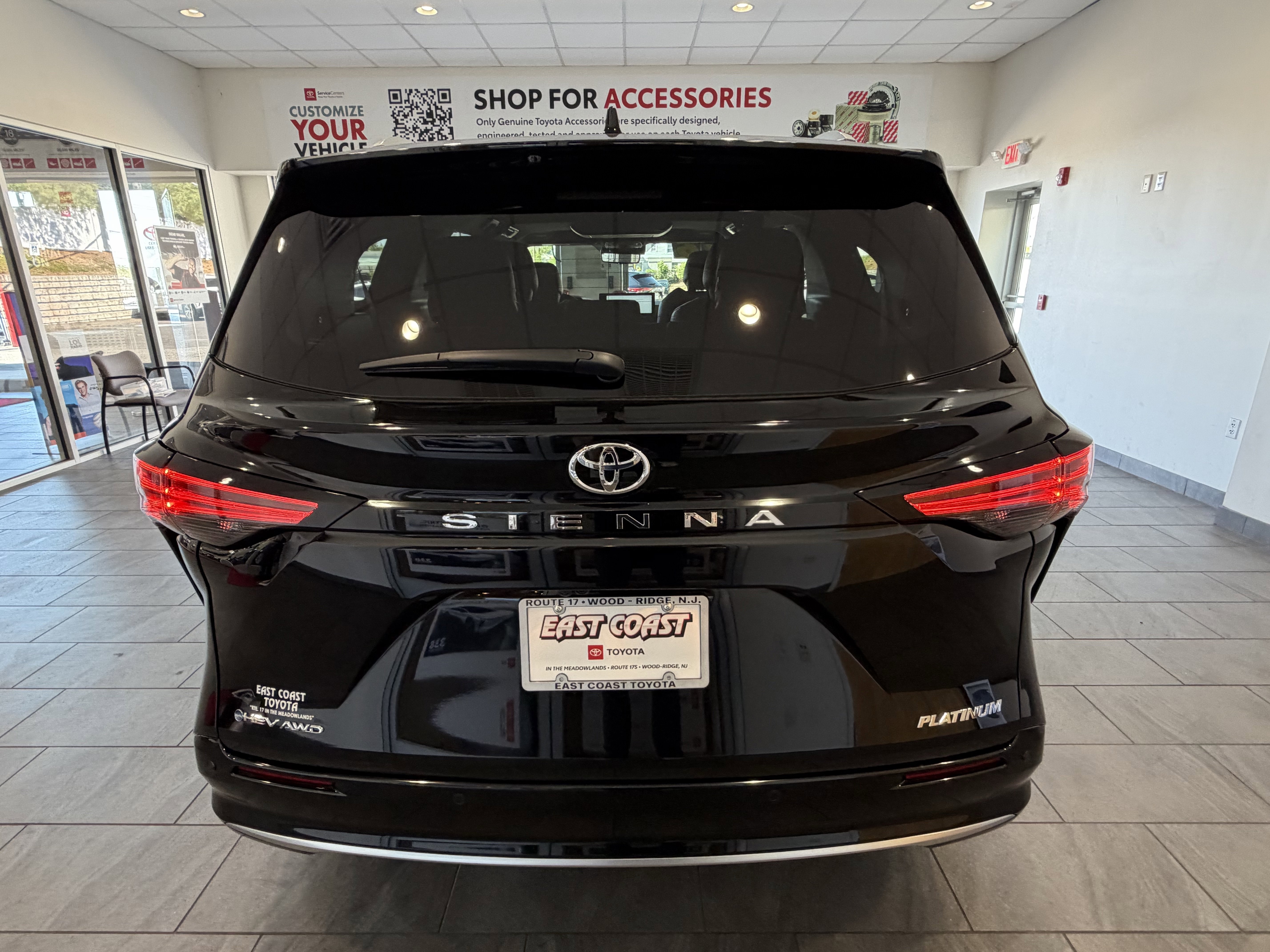 2026 Toyota Sienna Platinum - Photo 78