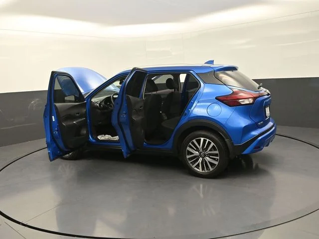 Used 2023 Blue Nissan SV image 33