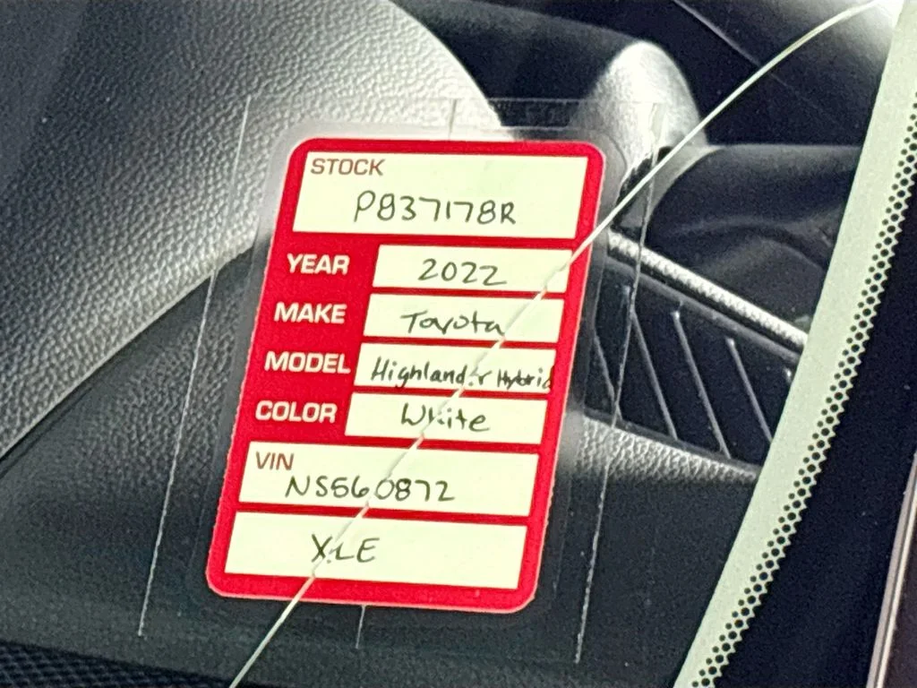 Used 2022 Beige Toyota XLE image 25