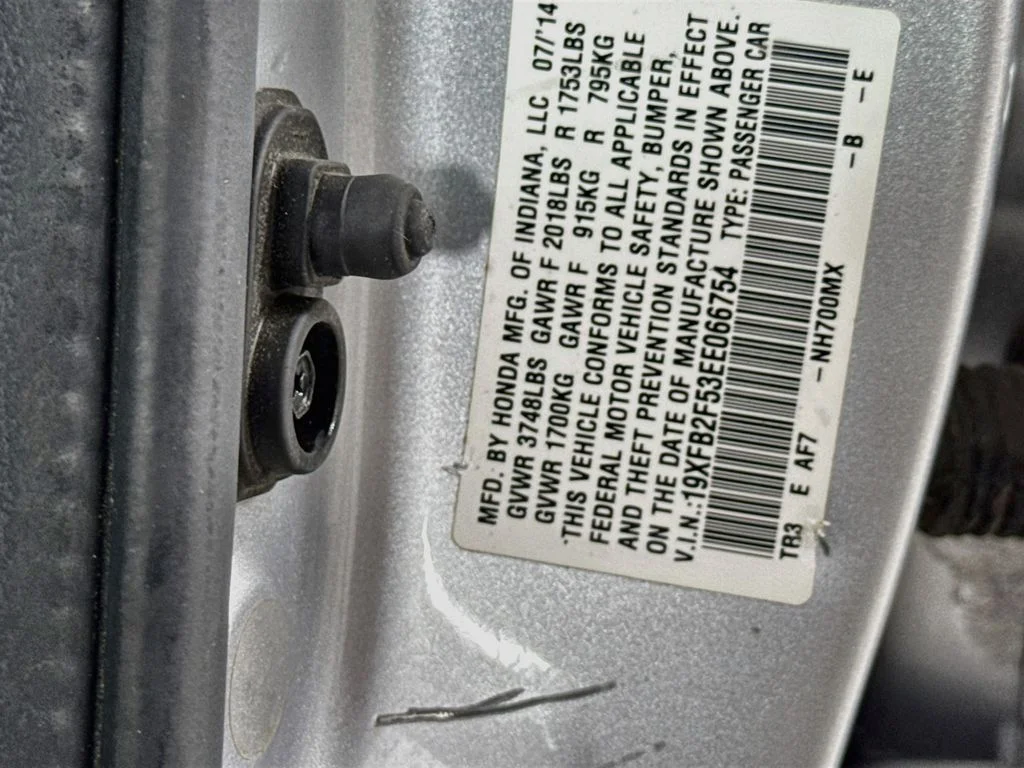Used 2014 Alabaster Silver Metallic Honda LX image 36