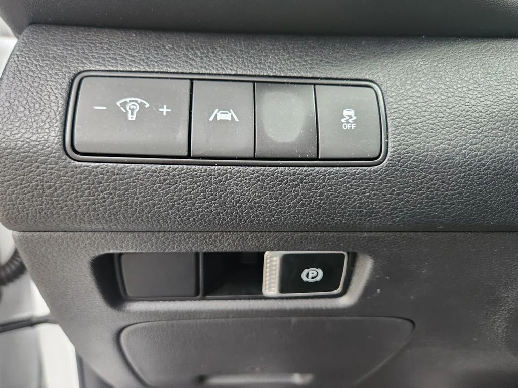 Used 2022 Gray Hyundai SEL image 21