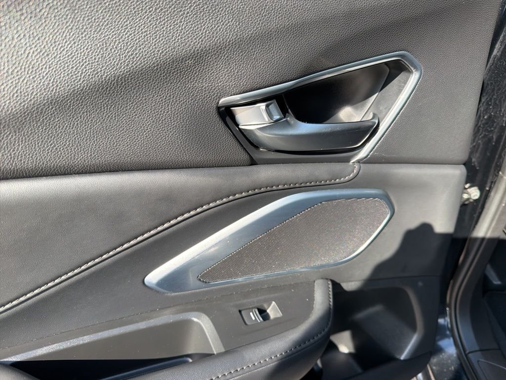 Used 2023  Acura Base image 24