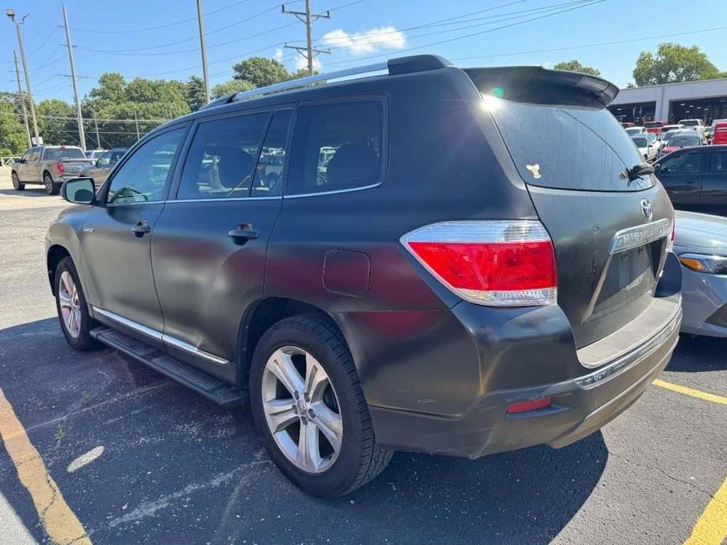 Used 2013 Magnetic Gray Metallic Toyota Limited image 10