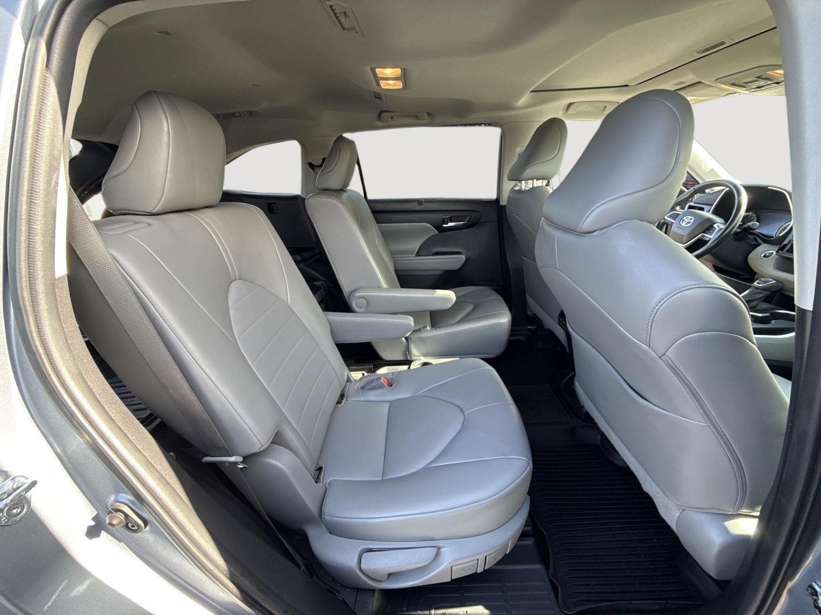 Used 2022 Moon Dust Toyota XLE image 5