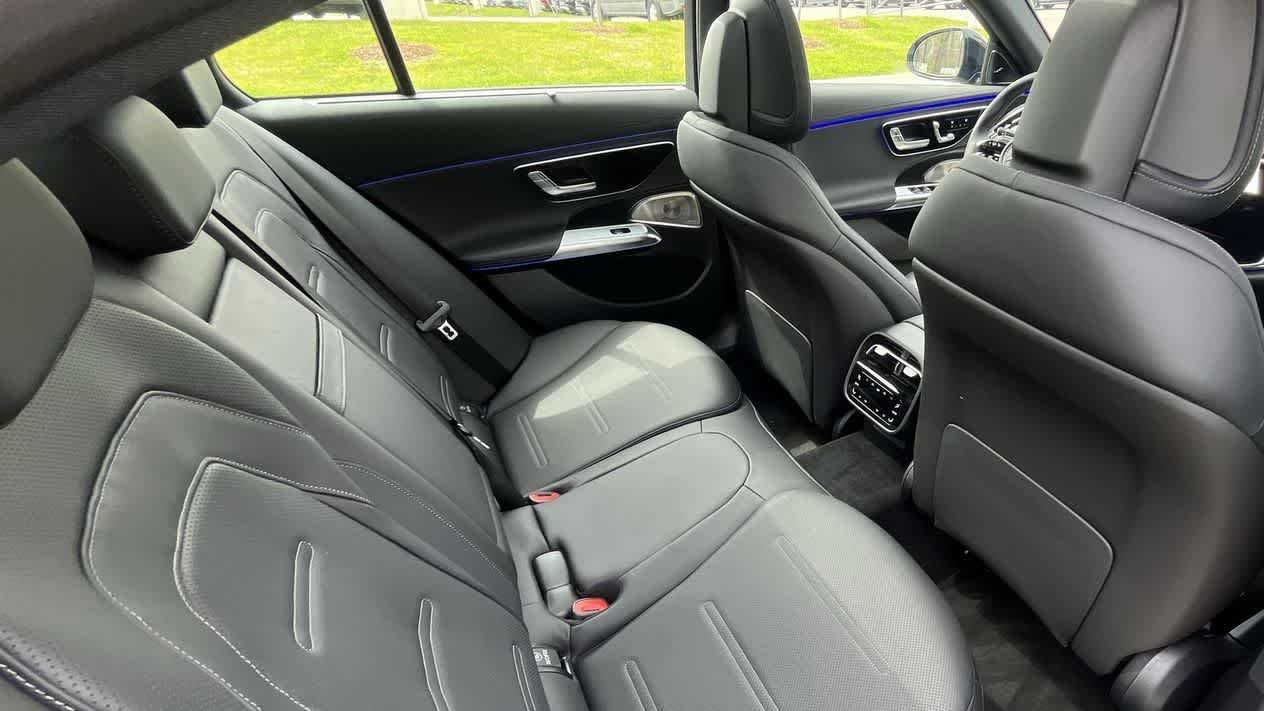 New 2026 MANUFAKTUR Alpine Grey Mercedes-Benz AMG® E 53 E image 25