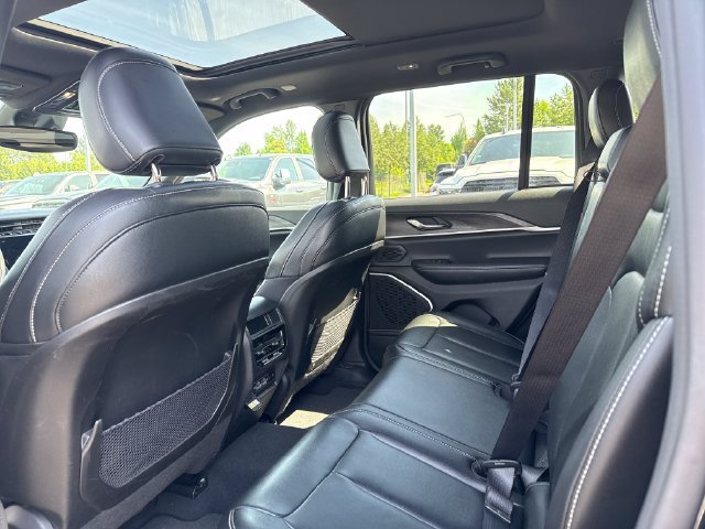 Used 2024 Midnight Sky Jeep 4xe image 17