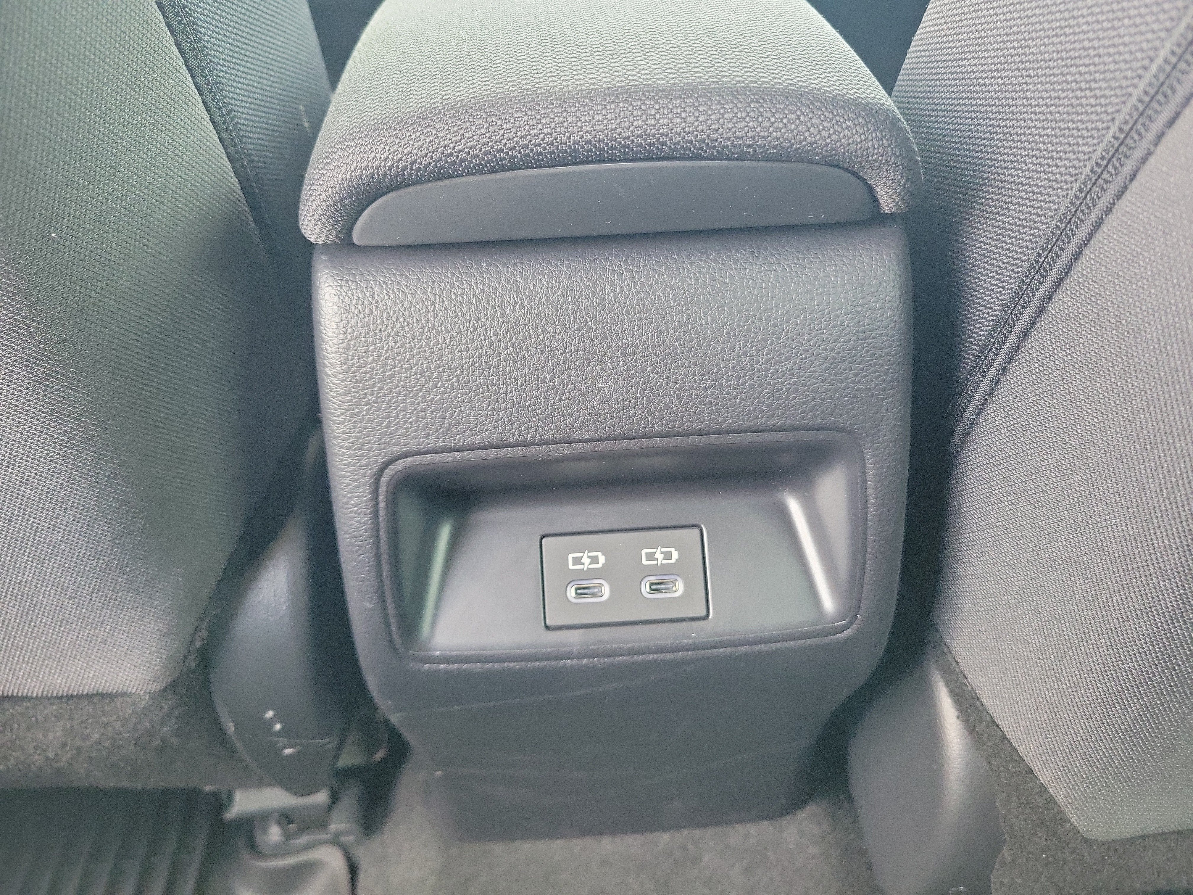 Used 2025 Ice Toyota LE image 12