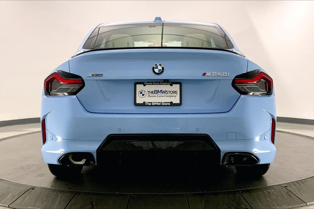 Used 2025 Zandvoort Blue BMW  image 3