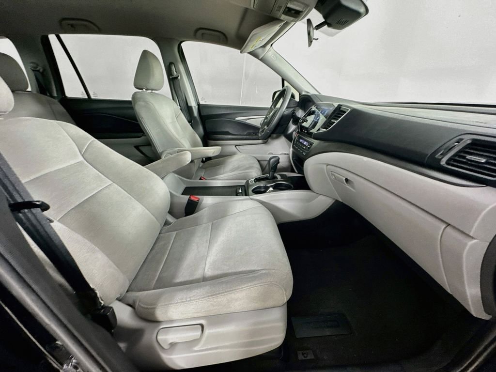 Used 2019 Crystal Black Pearl Honda EX image 33