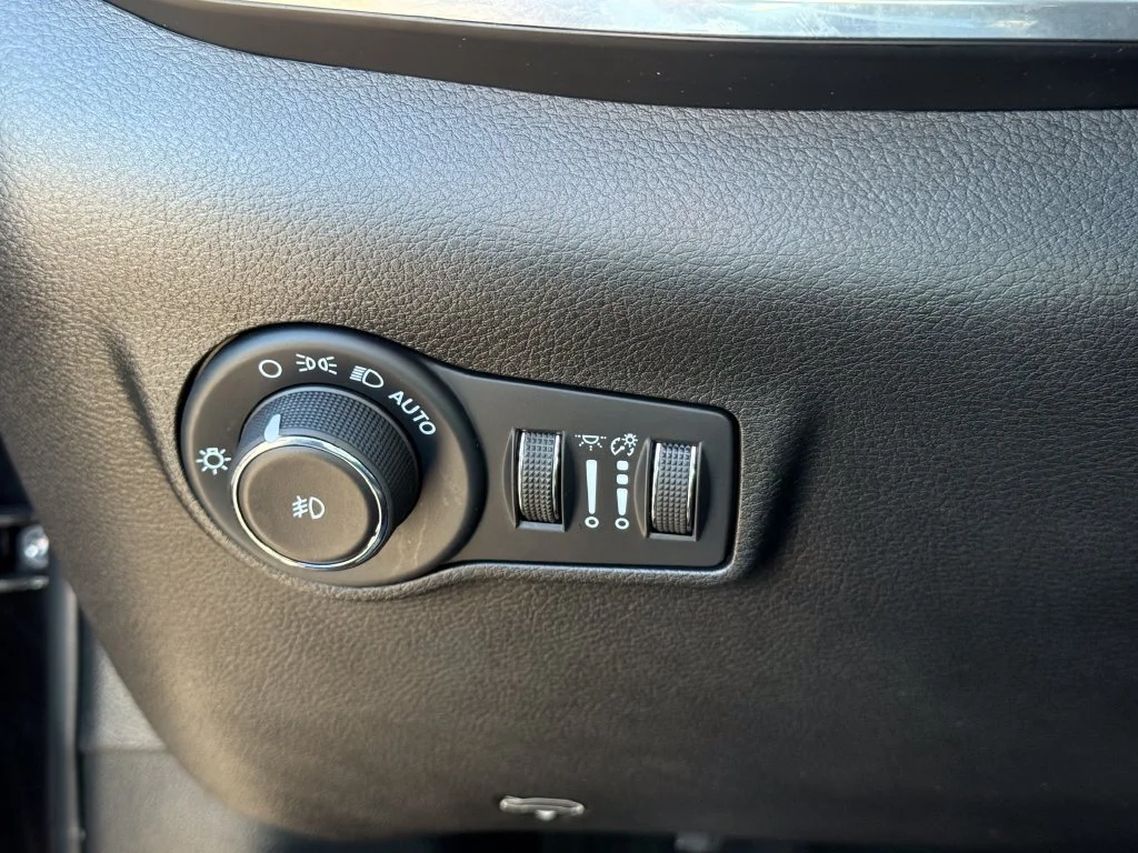 Used 2024 Gray Jeep Limited image 19