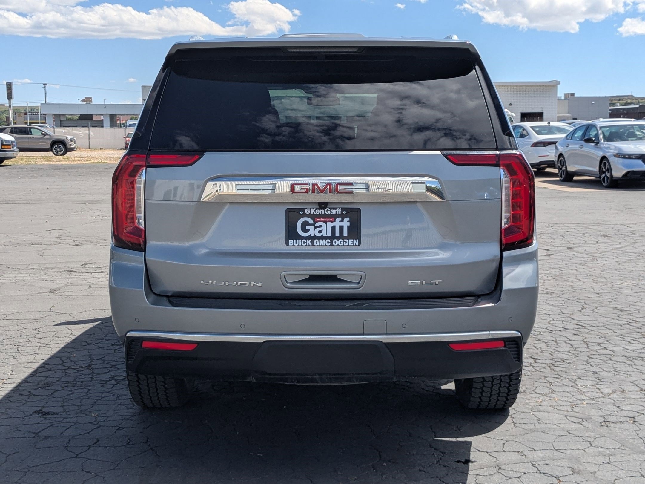 Used 2023 Sterling Metallic GMC SLT image 4