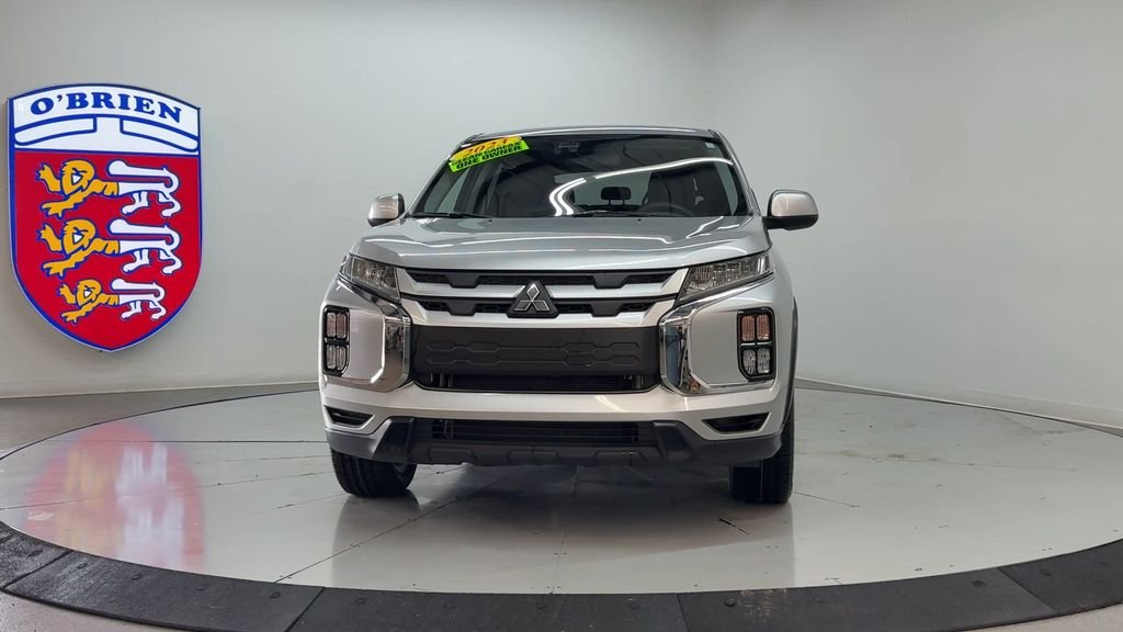 Used 2023  Mitsubishi  image 9