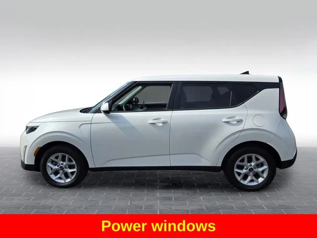 Used 2025 White Kia LX image 5