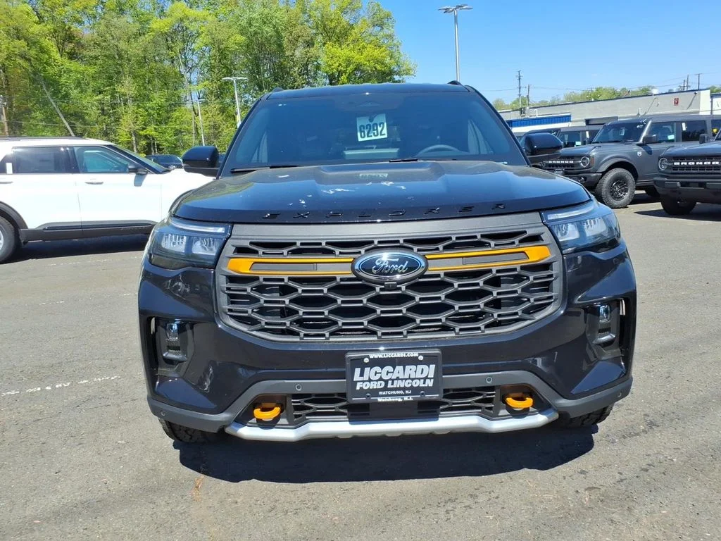 New 2026 Agate Black Metallic Ford Tremor® image 2