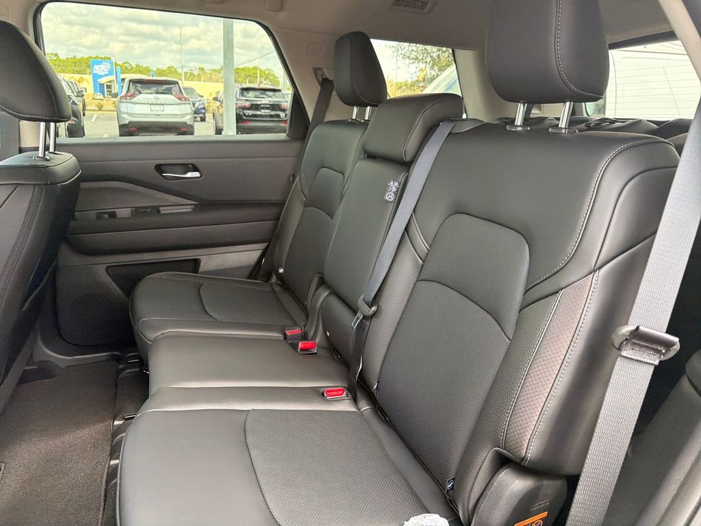 New 2026 Nissan Pathfinder SL 4D Sport Utility