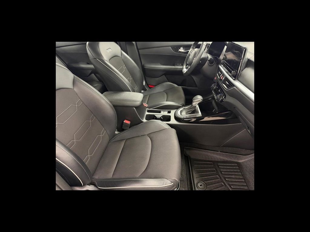 Used 2024 Gray Kia GT-Line image 18