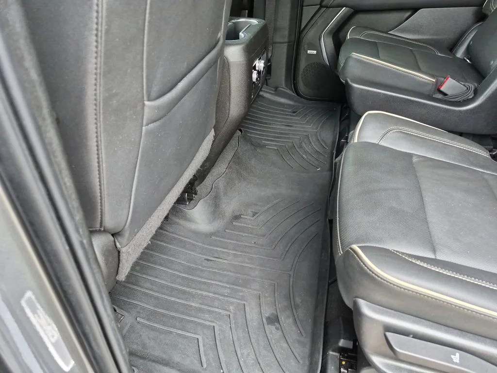 Used 2022 Gray GMC SLT image 37