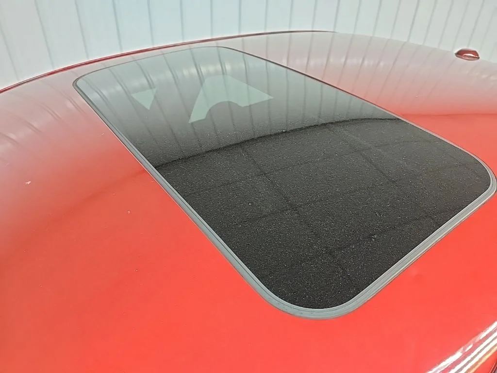 Used 2015 Red Nissan 3.5 SL image 11
