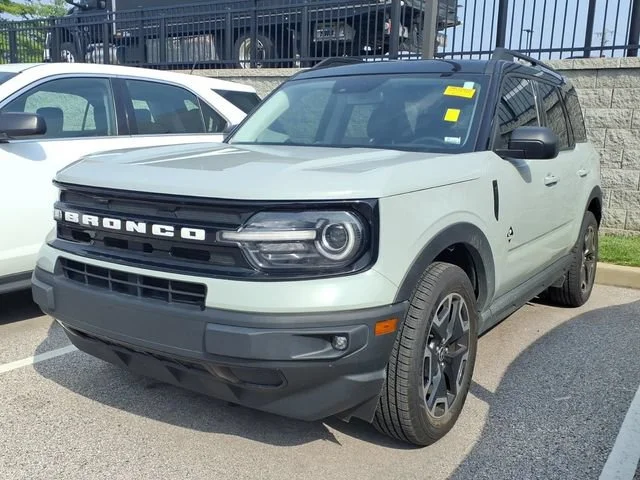 Used 2021  Ford Outer Banks image 1
