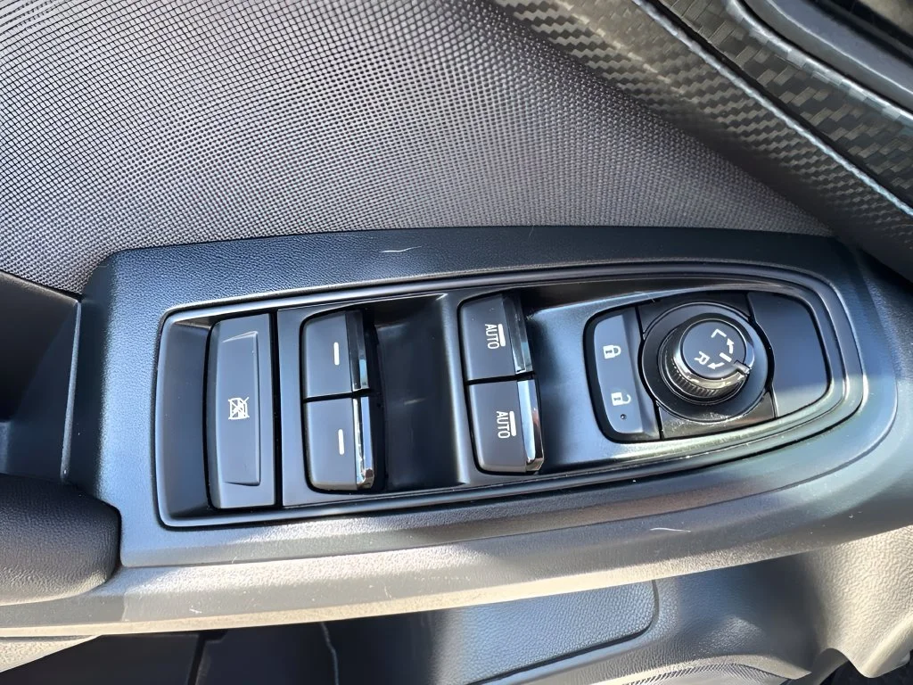 Used 2019 White Subaru 2.0i Premium image 22