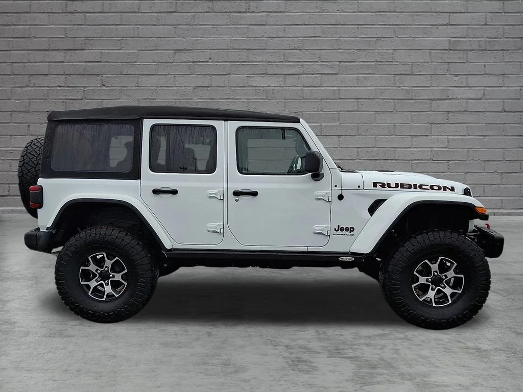 Used 2023 Bright White Clearcoat Jeep Rubicon image 13
