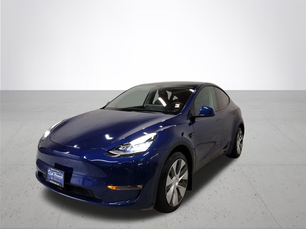 Used 2021 Tesla Model Y Long Range with VIN 5YJYGAEE2MF257077 for sale in Vancouver, WA