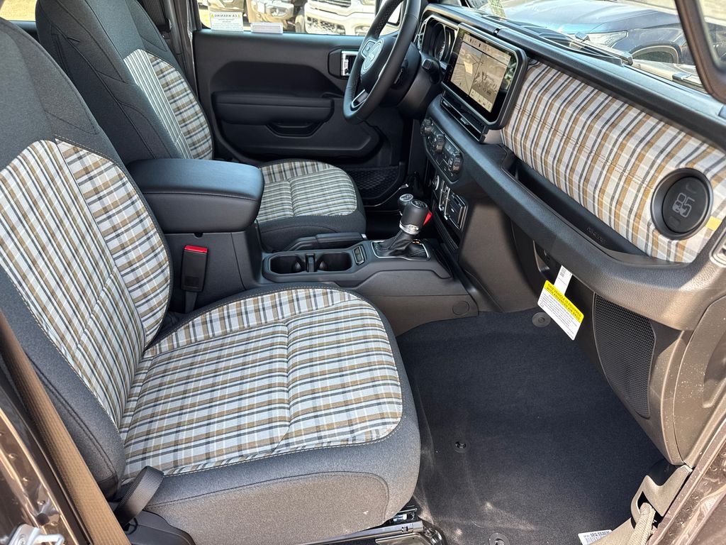 New 2026 Granite Crystal Metallic Clear-Coat Exterior Paint Jeep 85th Anniversary Edition image 15