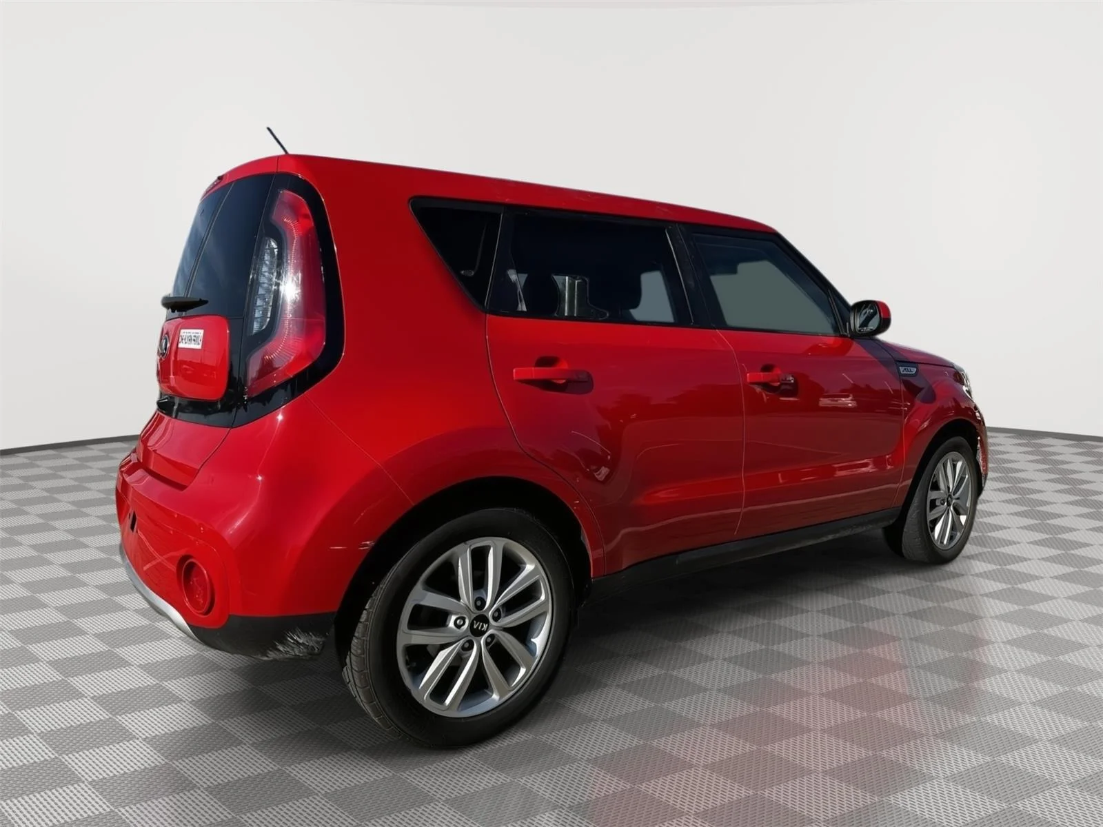 Used 2018 Inferno Red Kia + image 6
