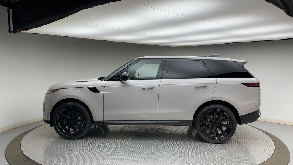New 2026 Borasco Grey LAND ROVER SE image 5