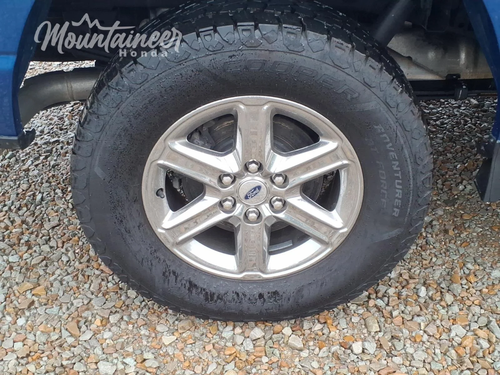 Used 2024 Atlas Blue Ford XLT image 10