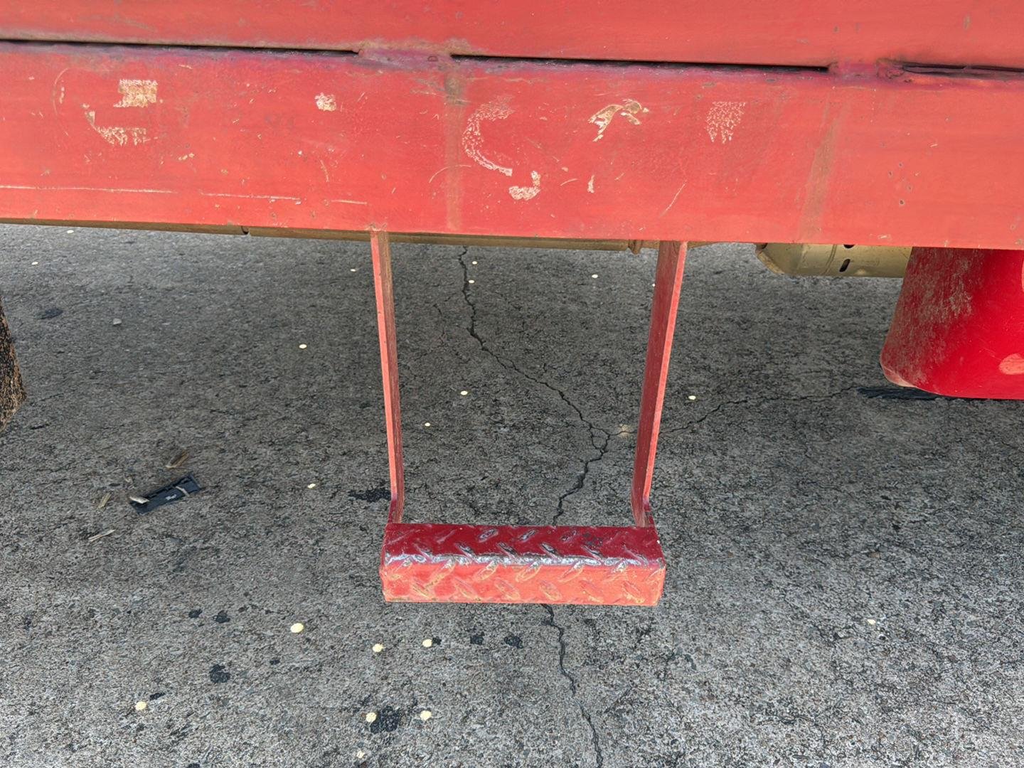 Used 2001 red Ford XL image 26