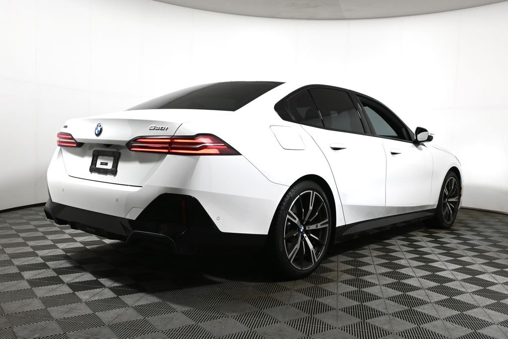 Used 2024 White BMW 530i xDrive image 11