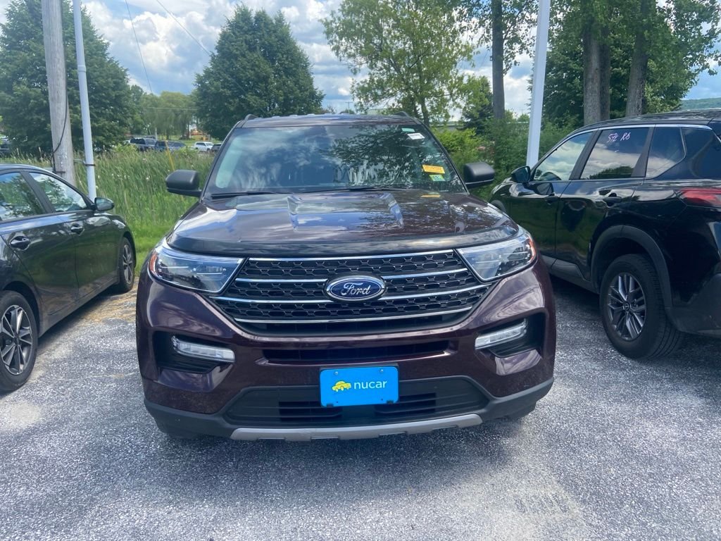 Used 2023 Red Metallic Ford XLT image 2